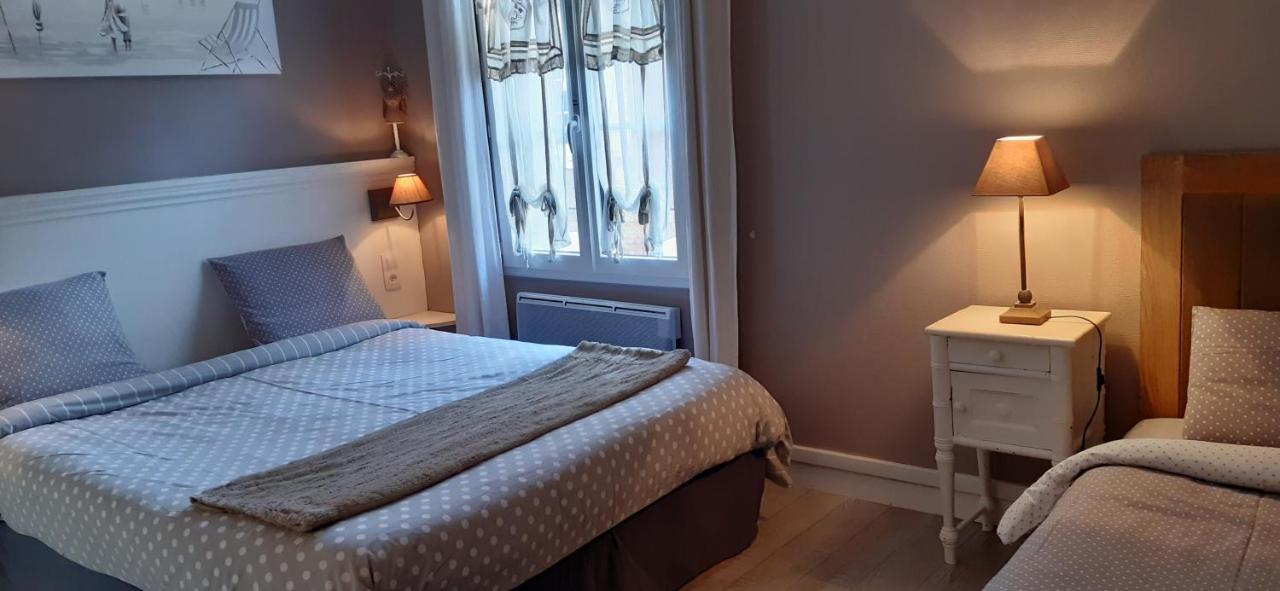 charmante maison de pêcheur typique Trouville-sur-Mer Extérieur photo